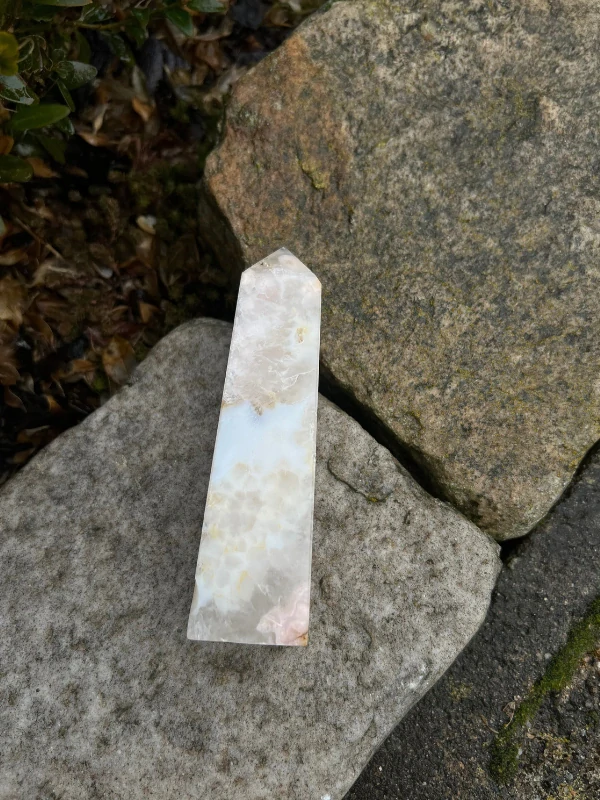 Achát obelisk konkrétní kus č.2