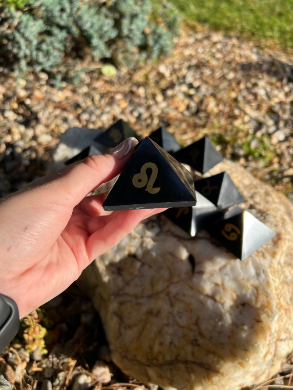 Šungitová pyramida ZNAMENÍ